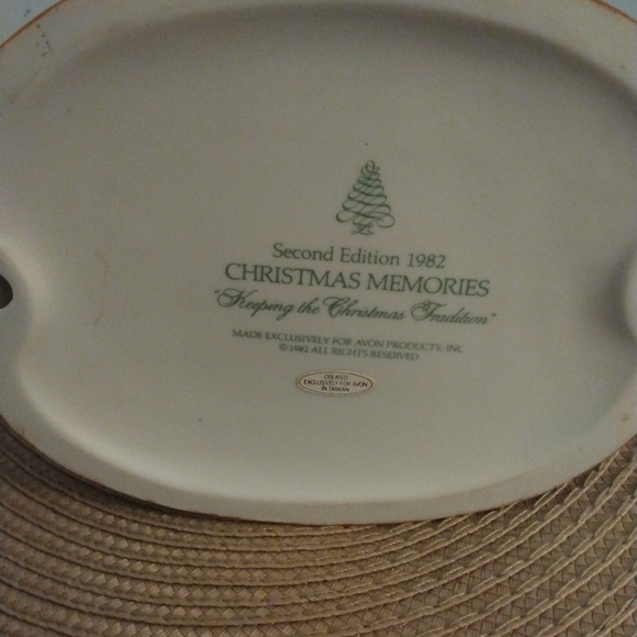Avon Christmas Memories Figurine 7 in. - Picture 2 of 4